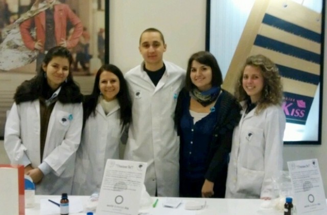 Студенти от МУ-Плевен изследваха кръвната захар на плевенчани