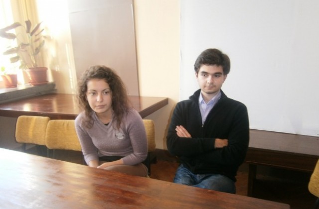 ПМГ с двама стипендианти на Американската фондация в България