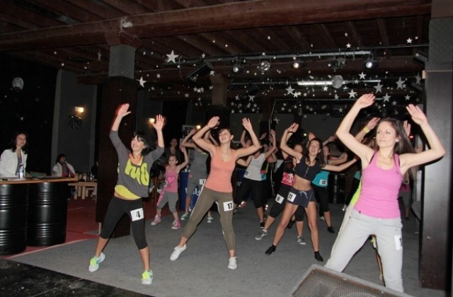 Коронясват кралицата на Zumba face Пловдив 2012
