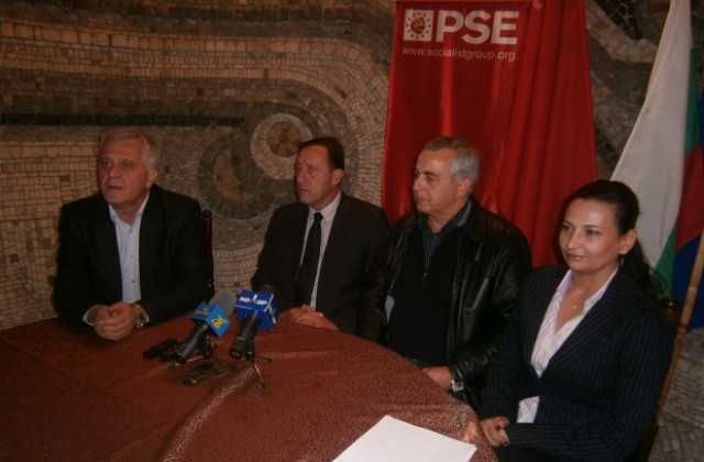 Ангел Найденов и Емил Райнов чуха проблемите на част от кюстендилци