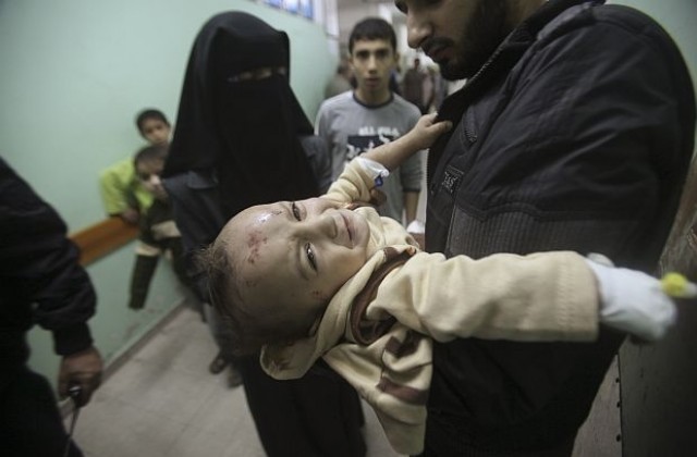 Болниците в Газа са препълнени с ранени, медикаментите не достигат
