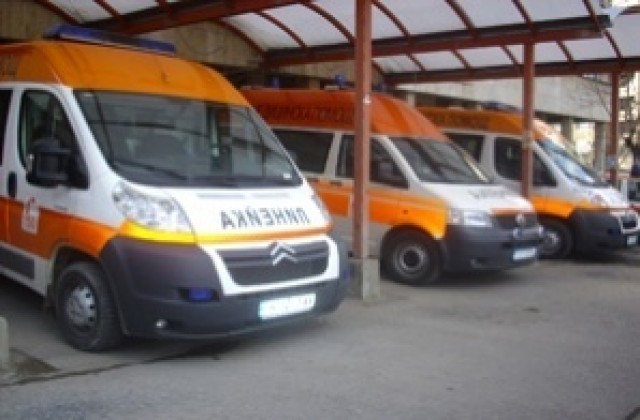 Мъж със спукан далак, друг със счупен нос след бой пред дискотека в Нови пазар