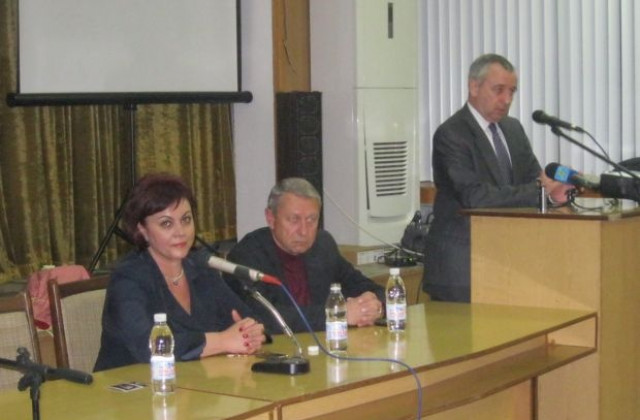 Корнелия Нинова: Докато ГЕРБ са на власт гората ще бъде изсичана поголовно