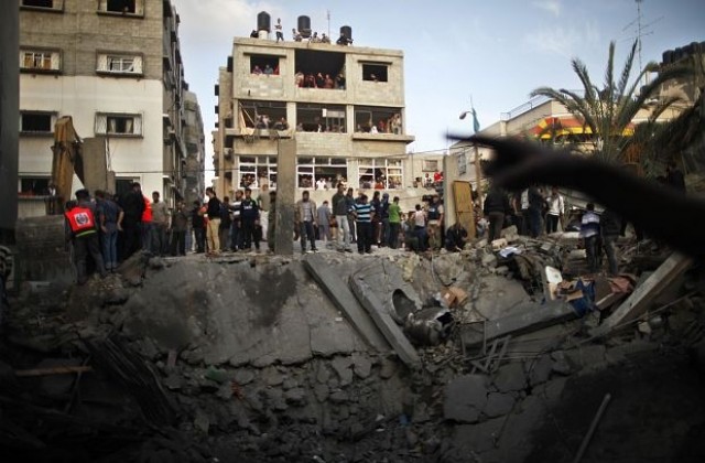 В Тел Авив цари напрежение, хората се учат да оцеляват