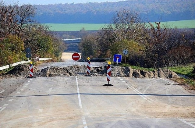 Трима загинали при пътни инциденти в страната през денонощието