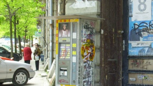 Крадци разбиха кафеавтомат в центъра