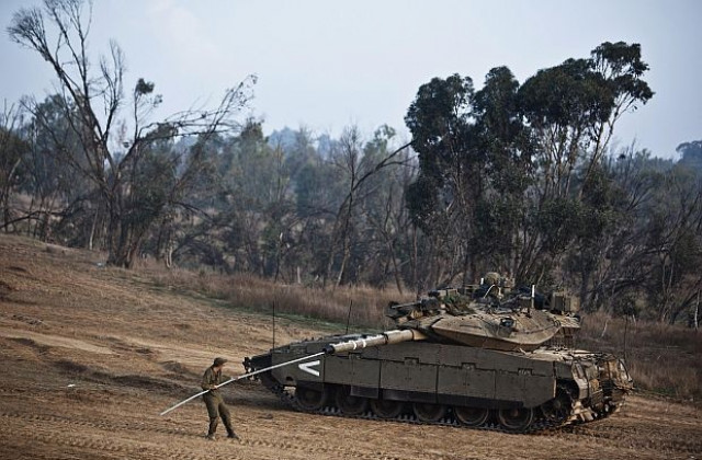Израел е готов за военна операция, но засега предпочита дипломацията