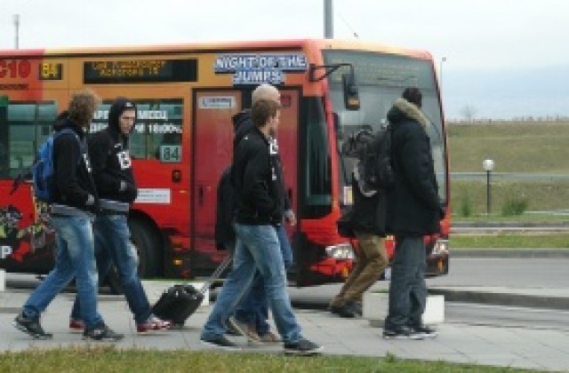 СНИМКИ: Билбао пристигна без багаж, играчите като туристи в София