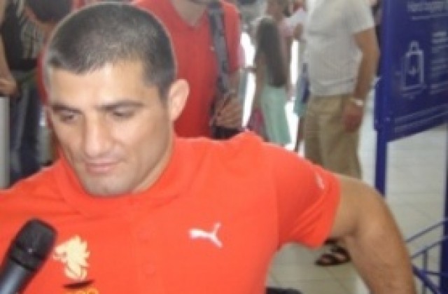 Двама олимпийски шампиони поеха националите по борба