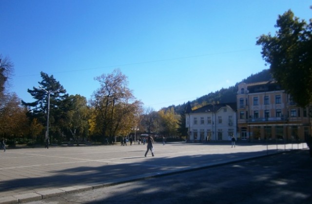 С 0,1% се увеличават наетите лица по трудово и служебно правоотношение в областта