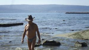 Незаконните зауствания причина за екобомбата на Офицерския плаж