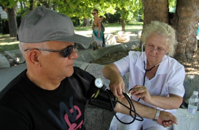 Лични лекари във Варна мерят кръвно виртуално