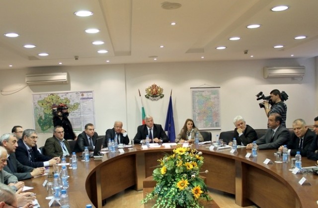 Турски холдинг и Италиано-швейцарски консорциум искат Троян-Кърнаре?