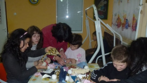 Екипът на АИР Боженци на гости в Дневен център за