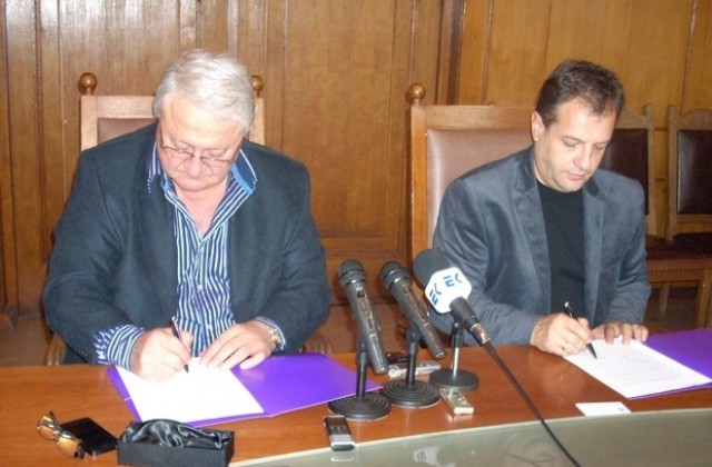 Бизнесмен дари 10 000 лева на детския тим на Етър-24