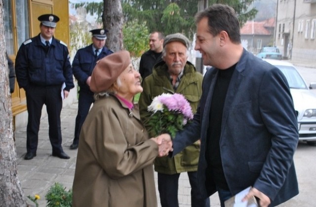 Кметът Данел Панов се срещна с жителите на Самоводене