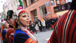Привличаме китайски туристи с вино и рози
