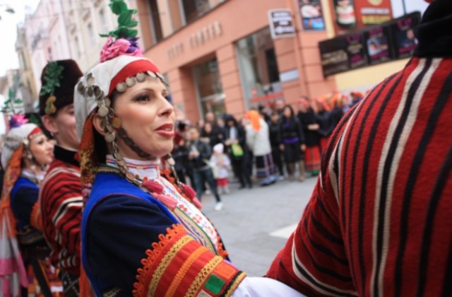 Привличаме китайски туристи с вино и рози