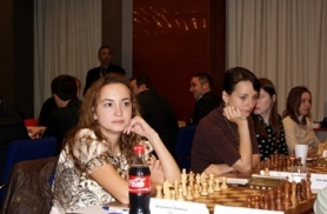 Антоанета Стефанова взе първата полуфинална среща на Световното