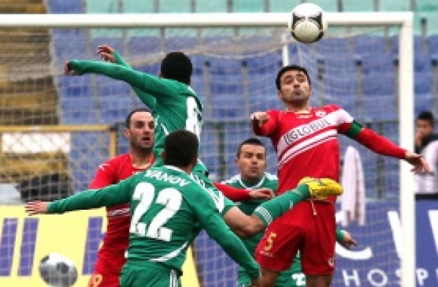 Тодор Янчев: Няма как скандалите извън терена да не ни влияят