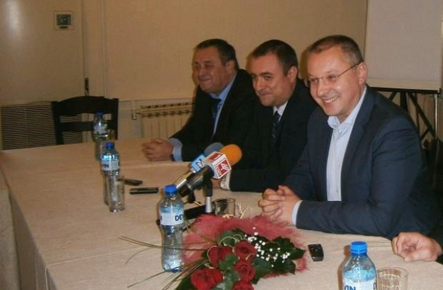 Станишев призова хората да гласуват за на референдума за нова атомна централа