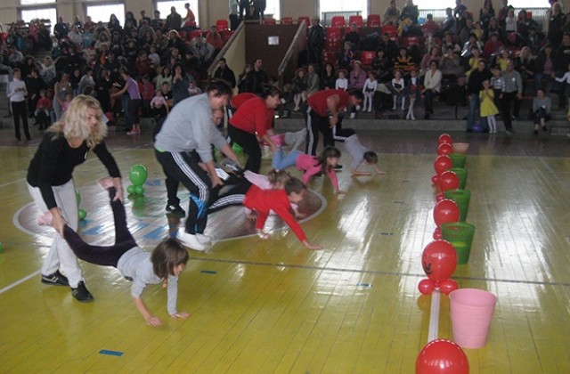 Проведе се първият турнир Мама, татко и аз!