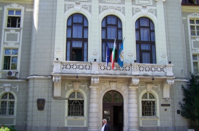 Умуват за увеличение на заплати в община Пловдив