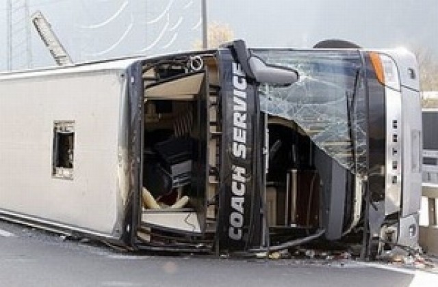 Бендът на Маркъс Милър катастрофира, един шофьор загина