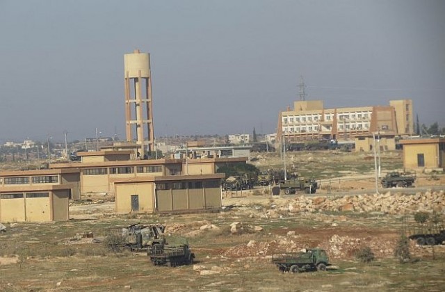 Сирийски бойни самолети бомбардираха база близо до границата с Турция