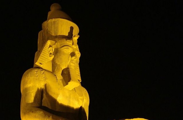 Революциите раждат фараони