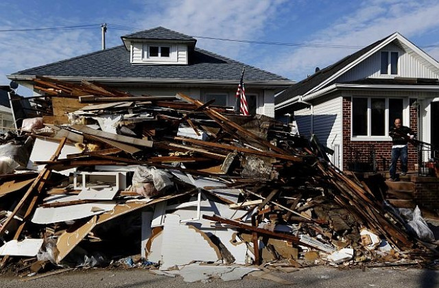 Супербурята Санди ще струва на компанията Swiss Re $900 млн.