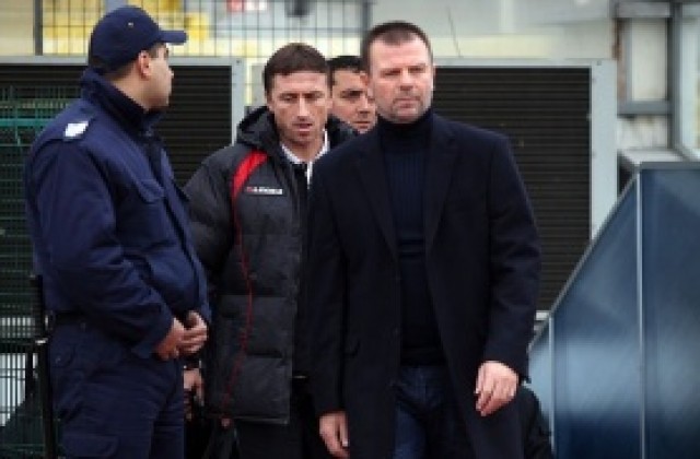 Младенов: Забравете да си дам оставката, не съм аз най-скъпият треньор в България