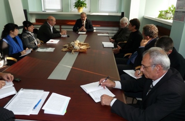 Кметовете на общините са обсъдили изготвянето на стратегия за интеграция на ромите