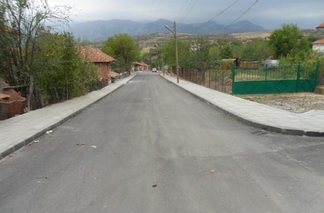 С. Косталево с по-хубави улици от Враца