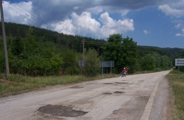 Община Павликени получава 5,5 млн. лв. за ремонт на пътища