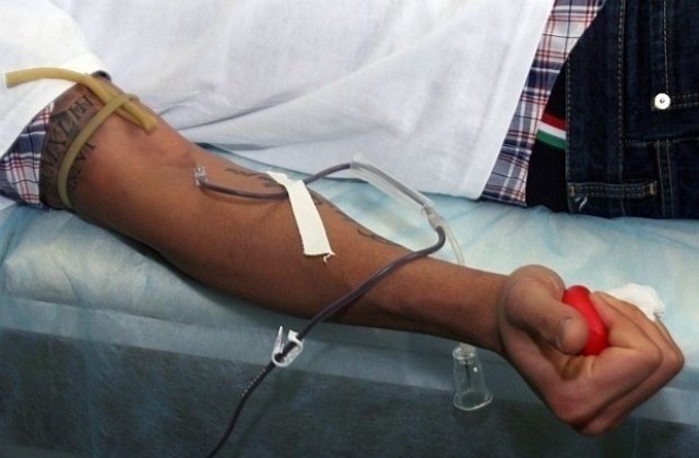 Хематолозите във Варна може да получат догодина с до 10% по-високи заплати от 2011-а