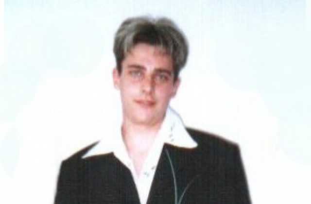 Семейство търси изчезналия си син вече осма година