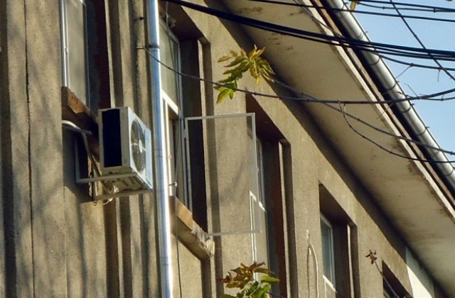 55-годишен мъж се самоуби от третия етаж на болницата в Силистра