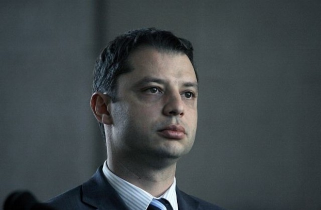 Има резерв газът да е по-евтин с повече от 7,5% от Нова година, смята Добрев