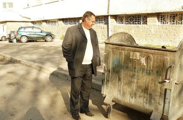 Училищата в Перник получиха „честитки” за десетки хиляди за такса смет