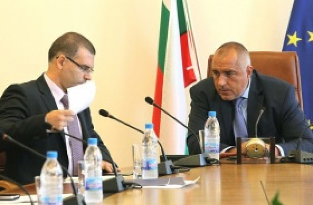 Кабинетът иска мерки за ограничаване на чиновническите назначения без конкурс