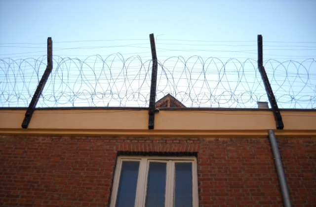 Затвор за измамник, продал чужд апартамент