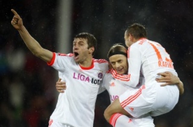 ВИДЕО: Байерн дръпна с 11 точки на Дортмунд, Байер излезе втори