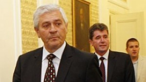 Сините искат от Плевнелиев вето върху текст от Закона за