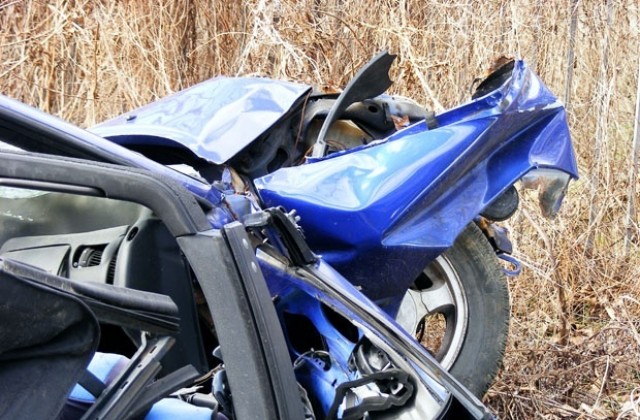 Трима души загинаха само за денонощие по пътищата в страната