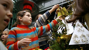 ПРАЗНИЧНА ПРОГРАМА В ОЧАКВАНЕ НА КОЛЕДА