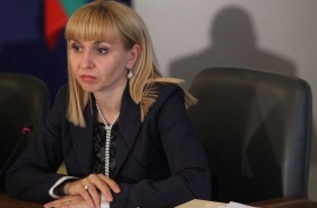 Работата на агенцията по вписванията потръгнала след уволнението на Виолета Николова