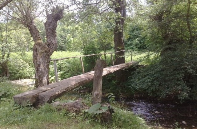 В средата на декември ще бъде завършено мостовото съоръжение между Божевци и Изгрев