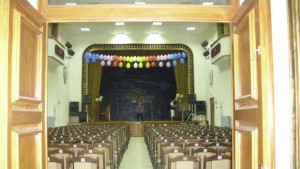 Известни артисти на сцената на Военния клуб