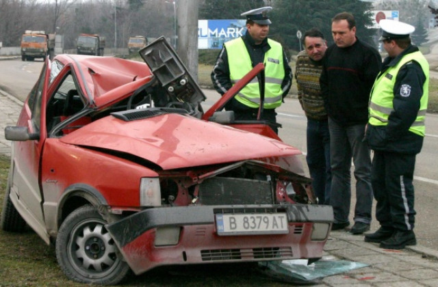 Един загинал и 25 ранени при катастрофи за денонощие